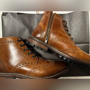 Men’s Crevo boots size 8. The Buckle.